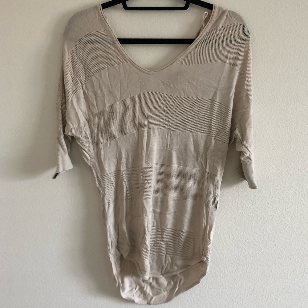 Express hi low cream 3/4 sleeve sweater